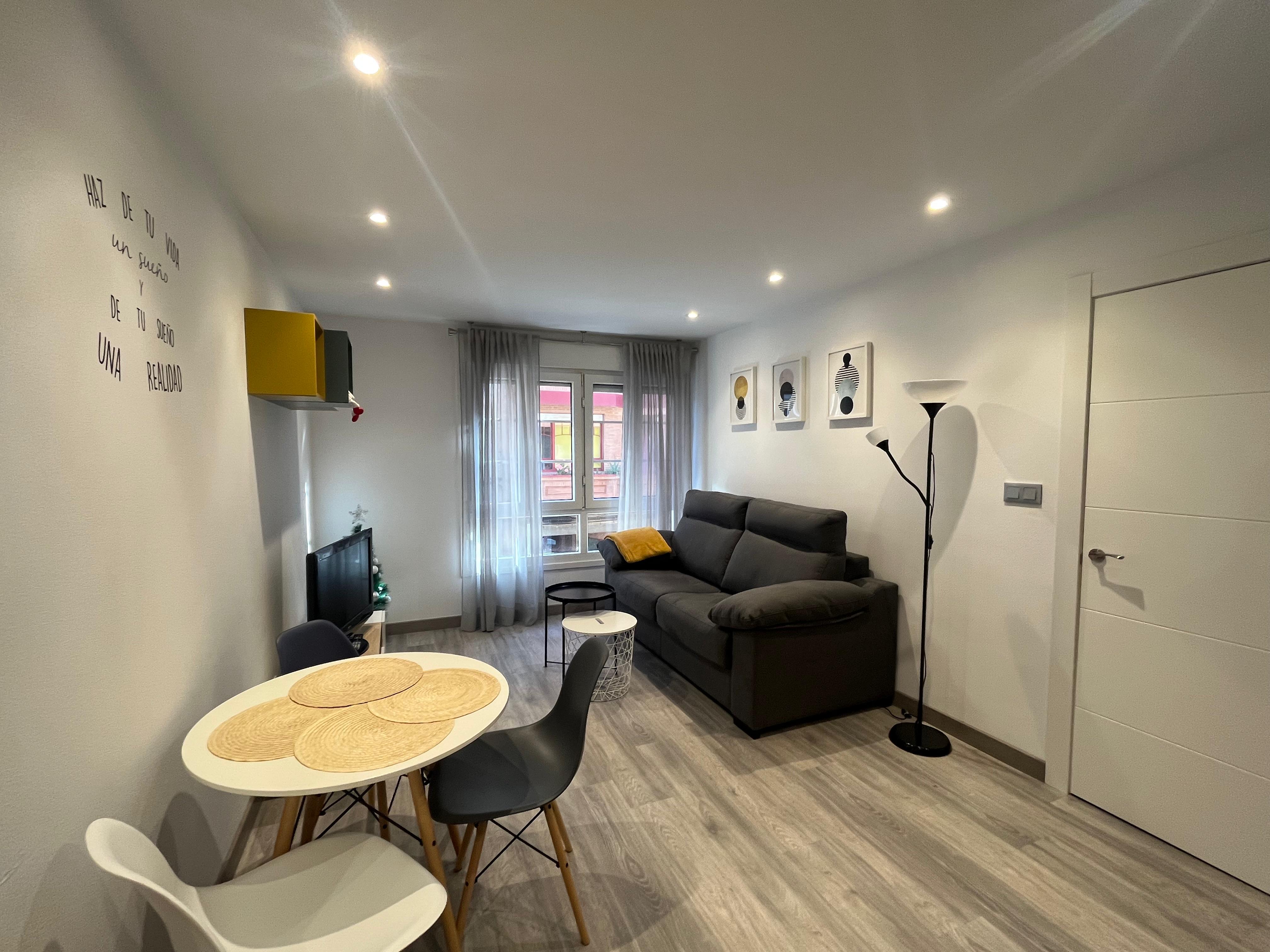 Bright and spacious living and dining area